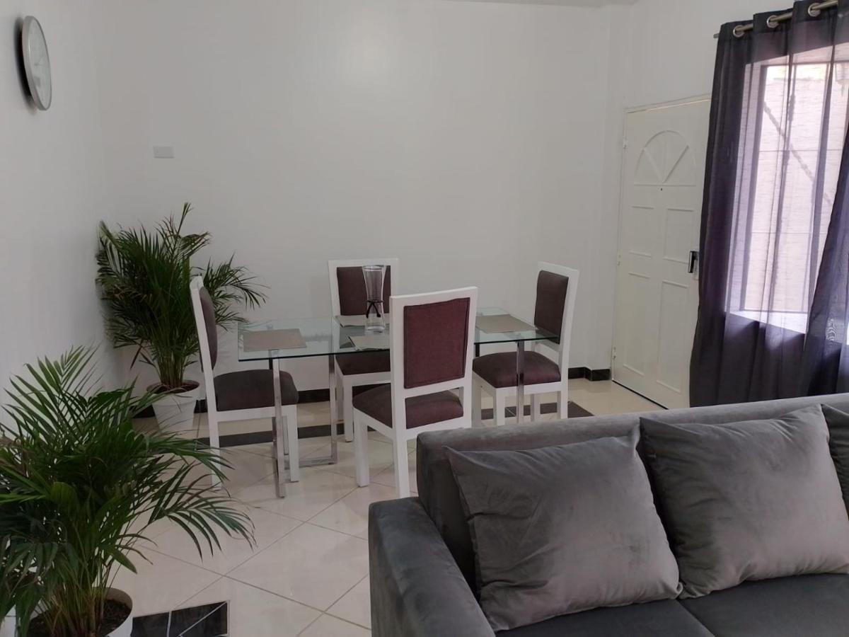 Comfortable 3-Bedroom Apartment, Close To The American Consulate Guayaquil Esterno foto